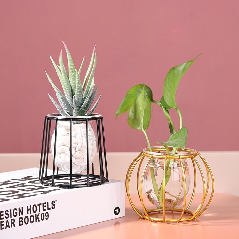 Geometric Metal Line Plant Pots