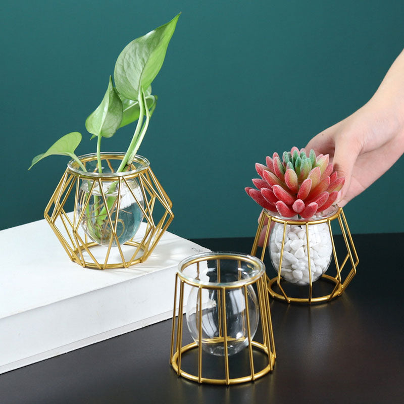 Geometric Metal Line Plant Pots